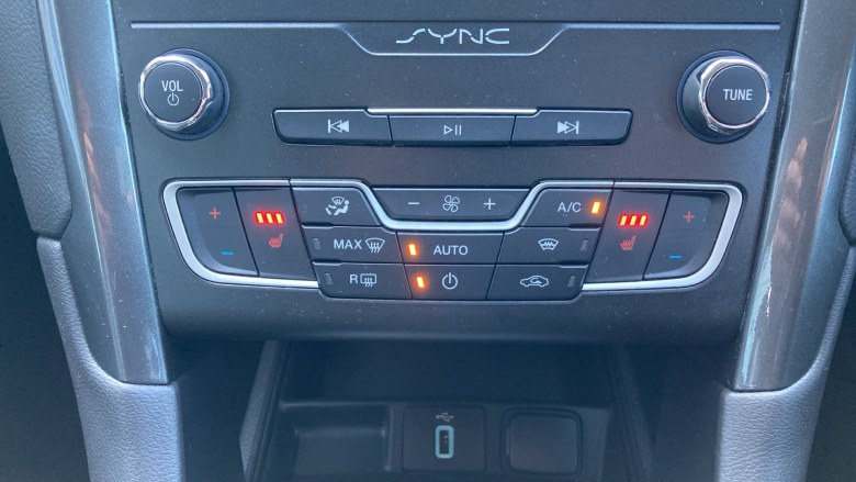 Ford Mondeo 2.0 EcoBlue Titanium Edition 5dr Diesel Hatchback